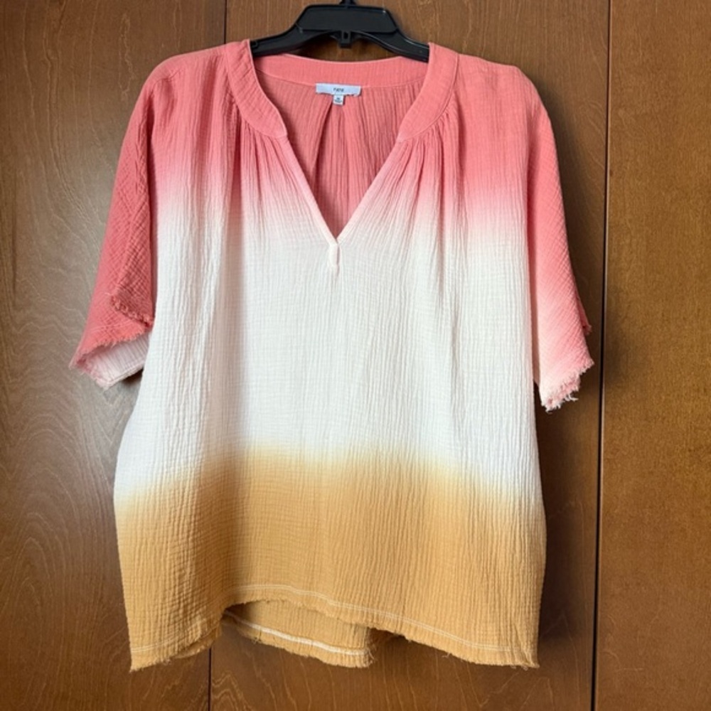 Fate Ombre Coral, Cream and Goldenrod NWOT Pullover Raw Edge Top Sz M